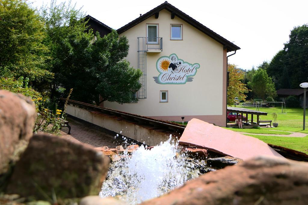 Hotel Christel Heimbuchenthal Buitenkant foto